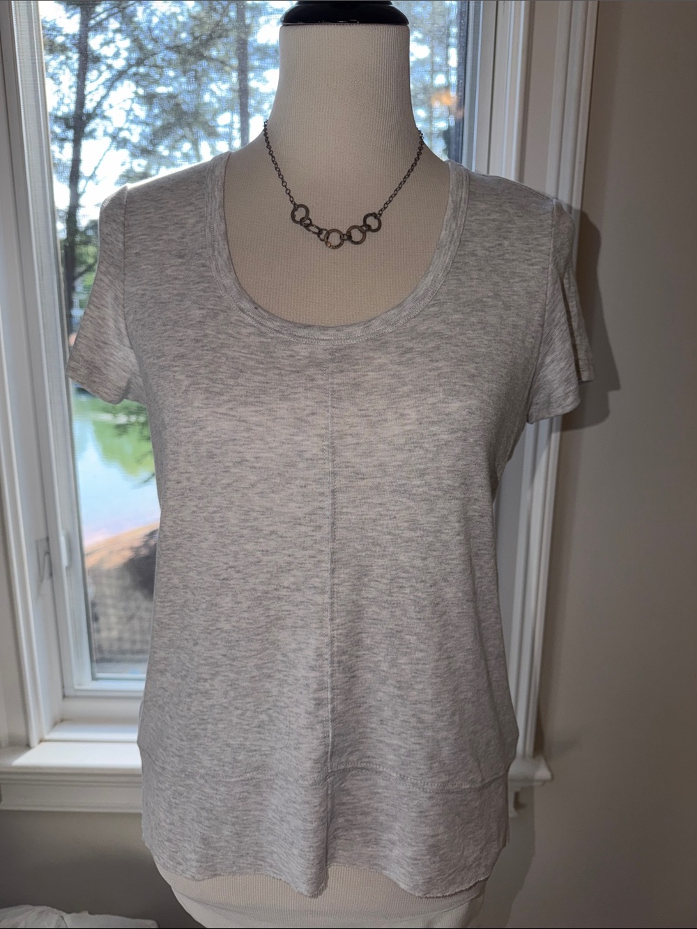 Lilla P Heathered Light Gray Short Sleeve Scoop Neck Tee, Small, Like New